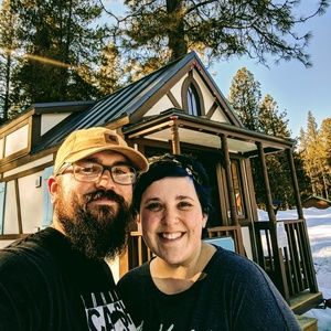 Meet your Posher, Aviane